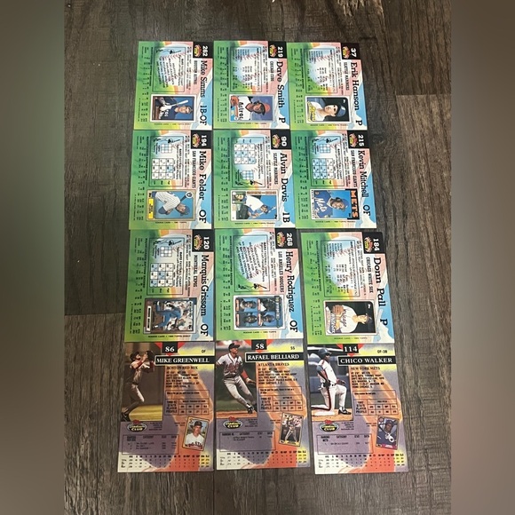 Bundle of Baseball Cards - Picture 2 of 2